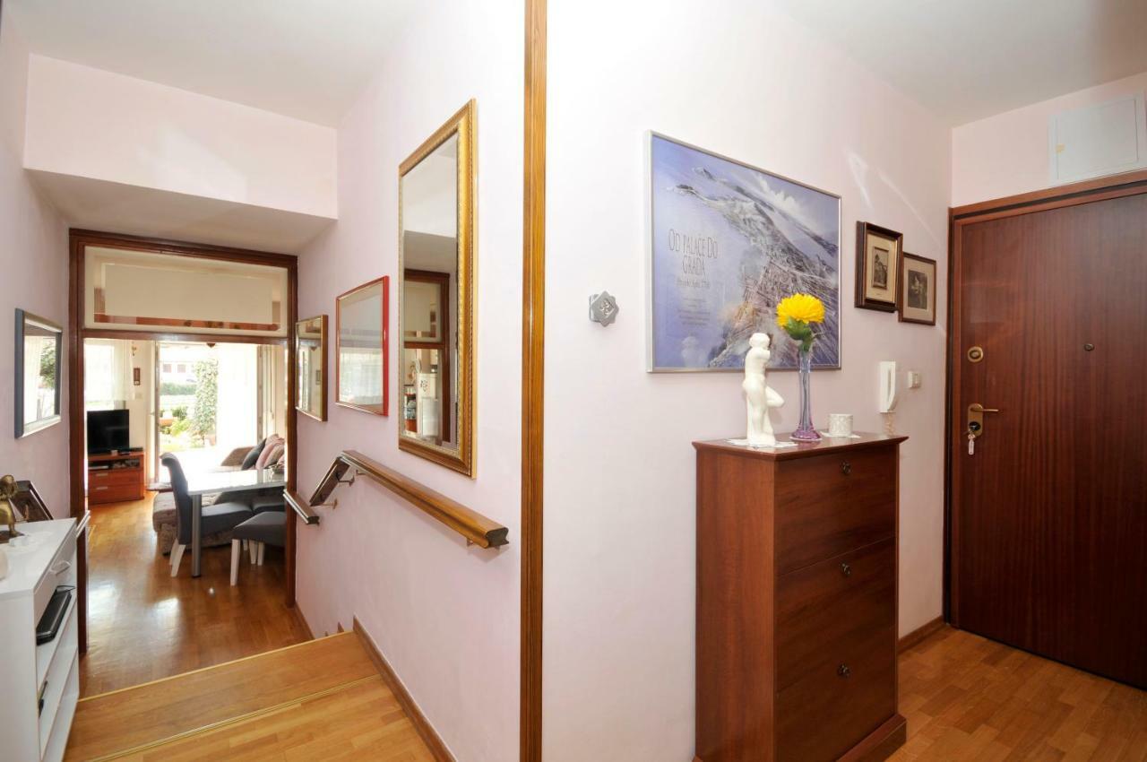 Apartament Poetry